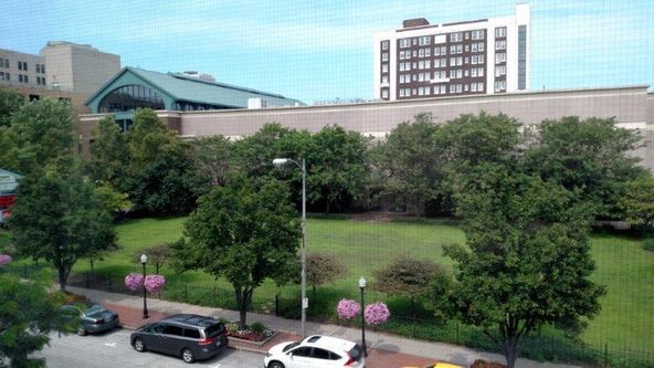 Emerson Place: 220 Emerson Pl, Davenport, IA 52801